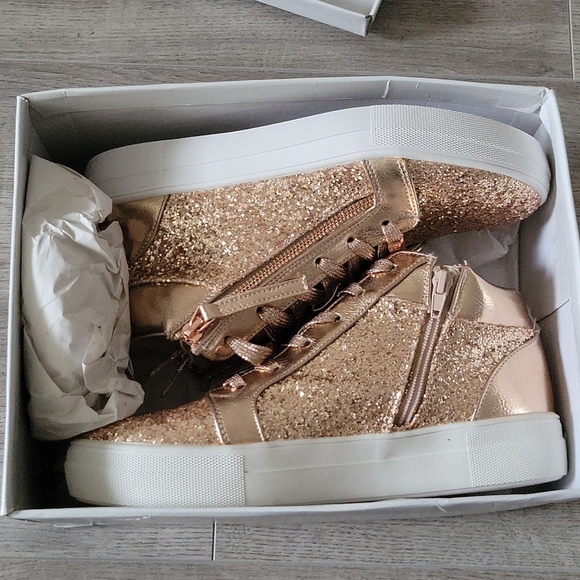 *Brand New Head Over Heals EU39 - Picture 4 of 5